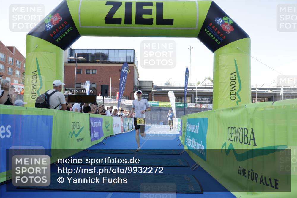 09.08.2026 - GEWOBA Citytriathlon Bremen Yannick Fuchs http://msf.ph/oto/9932272 09.08.2026 11:10:17 Ziel 351 meine-sportfotos.de