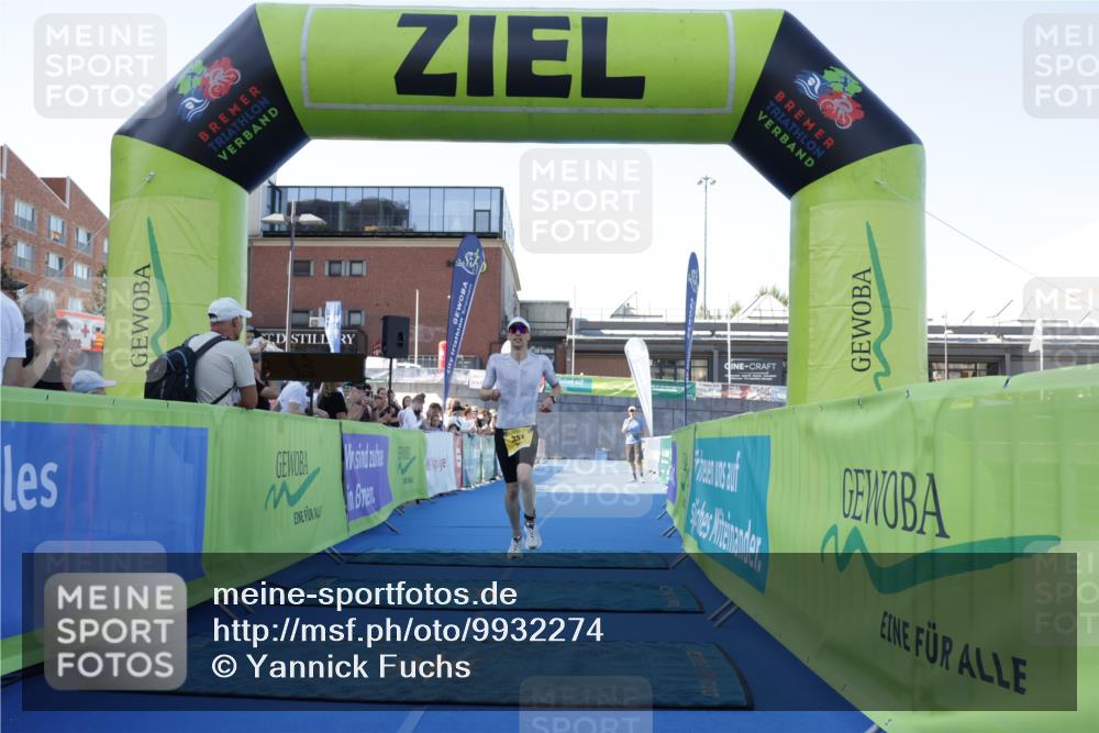 09.08.2026 - GEWOBA Citytriathlon Bremen Yannick Fuchs http://msf.ph/oto/9932274 09.08.2026 11:10:17 Ziel 351 meine-sportfotos.de