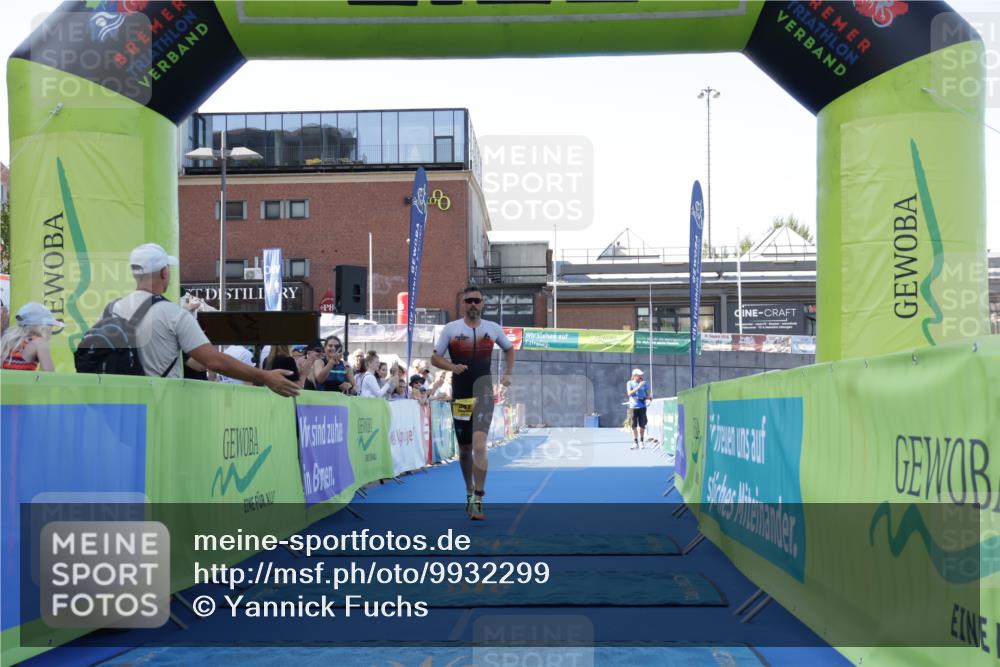 09.08.2026 - GEWOBA Citytriathlon Bremen Yannick Fuchs http://msf.ph/oto/9932299 09.08.2026 11:10:48 Ziel 387 meine-sportfotos.de