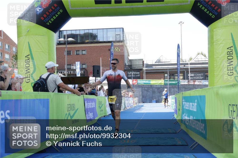 09.08.2026 - GEWOBA Citytriathlon Bremen Yannick Fuchs http://msf.ph/oto/9932304 09.08.2026 11:10:48 Ziel 387 meine-sportfotos.de