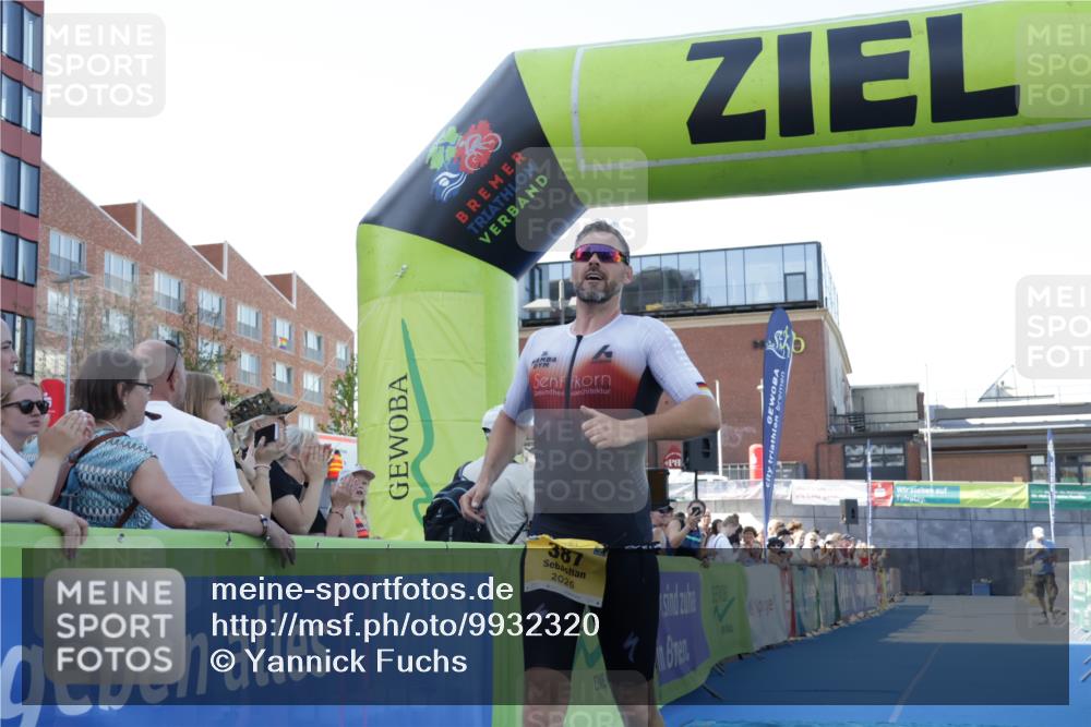 09.08.2026 - GEWOBA Citytriathlon Bremen Yannick Fuchs http://msf.ph/oto/9932320 09.08.2026 11:10:49 Ziel 387 meine-sportfotos.de
