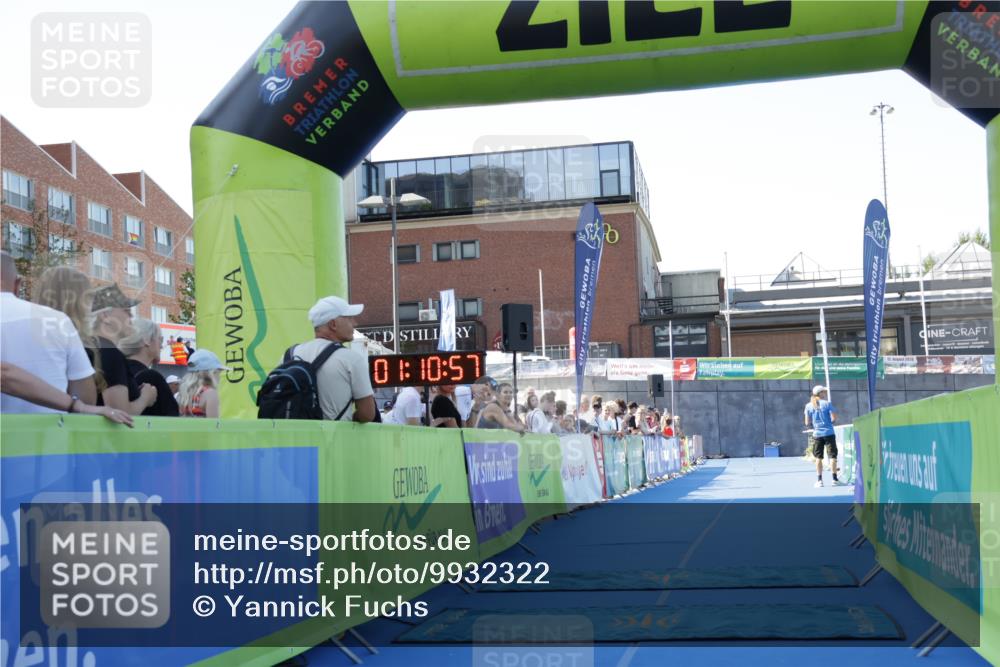 09.08.2026 - GEWOBA Citytriathlon Bremen Yannick Fuchs http://msf.ph/oto/9932322 09.08.2026 11:11:01 Ziel  meine-sportfotos.de