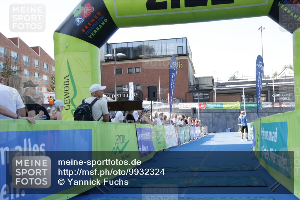 09.08.2026 - GEWOBA Citytriathlon Bremen Yannick Fuchs http://msf.ph/oto/9932324 09.08.2026 11:11:02 Ziel  meine-sportfotos.de
