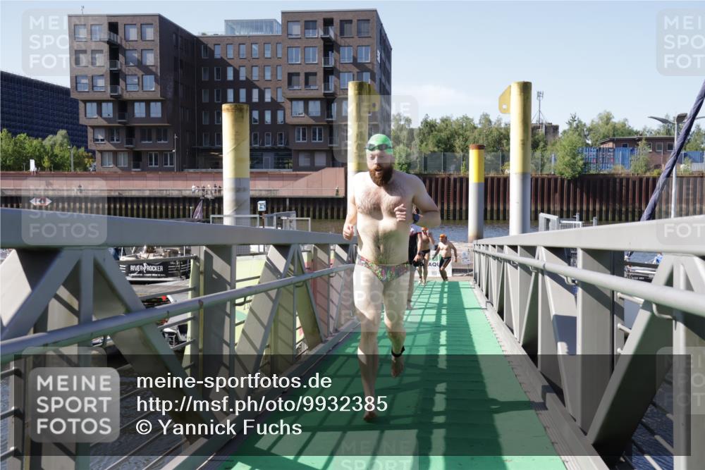 09.08.2026 - GEWOBA Citytriathlon Bremen Yannick Fuchs http://msf.ph/oto/9932385 09.08.2026 10:23:19 Schwimmen 243, 420, 509, 527 meine-sportfotos.de