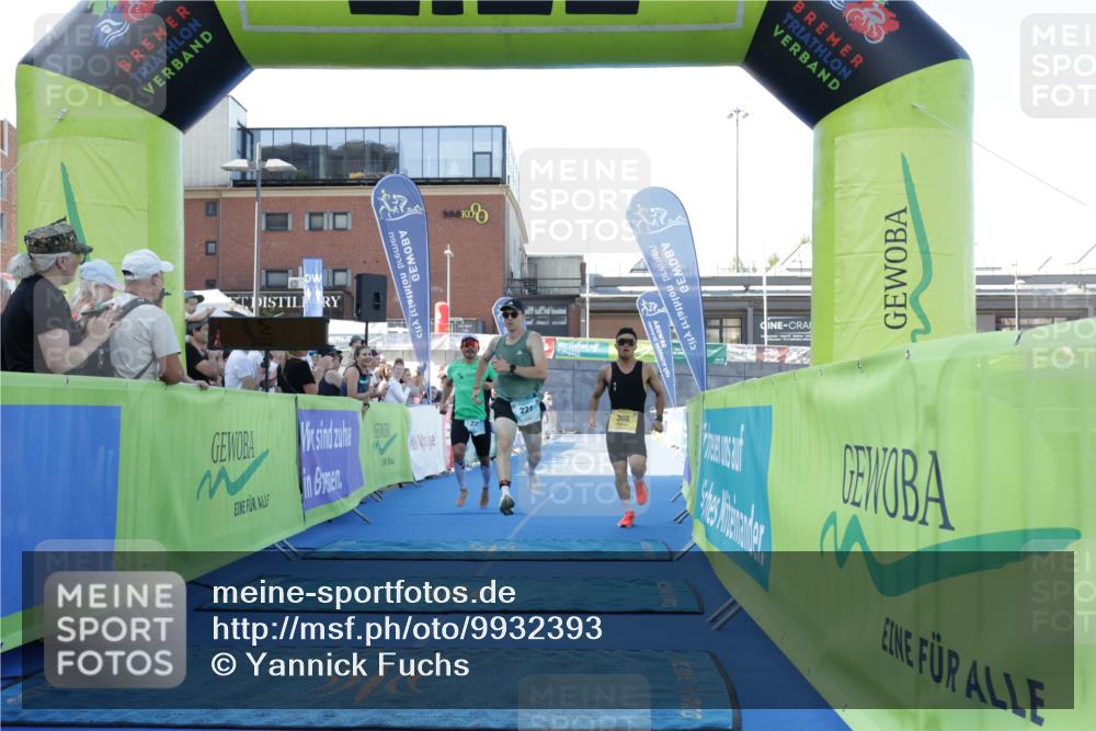09.08.2026 - GEWOBA Citytriathlon Bremen Yannick Fuchs http://msf.ph/oto/9932393 09.08.2026 11:14:05 Ziel 221, 308 meine-sportfotos.de