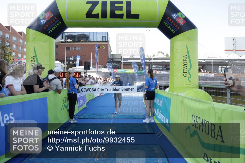 09.08.2026 - GEWOBA Citytriathlon Bremen Yannick Fuchs http://msf.ph/oto/9932455 09.08.2026 11:15:00 Ziel 358, 517 meine-sportfotos.de