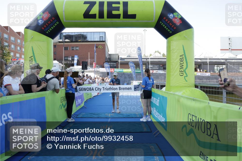 09.08.2026 - GEWOBA Citytriathlon Bremen Yannick Fuchs http://msf.ph/oto/9932458 09.08.2026 11:15:00 Ziel 358, 517 meine-sportfotos.de