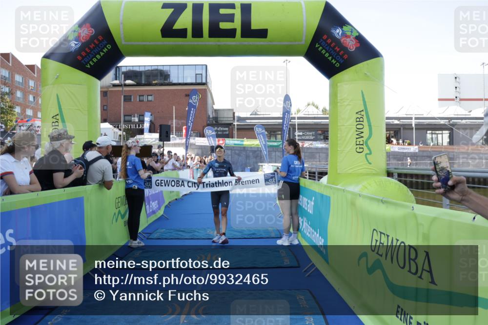 09.08.2026 - GEWOBA Citytriathlon Bremen Yannick Fuchs http://msf.ph/oto/9932465 09.08.2026 11:15:01 Ziel 358, 517 meine-sportfotos.de