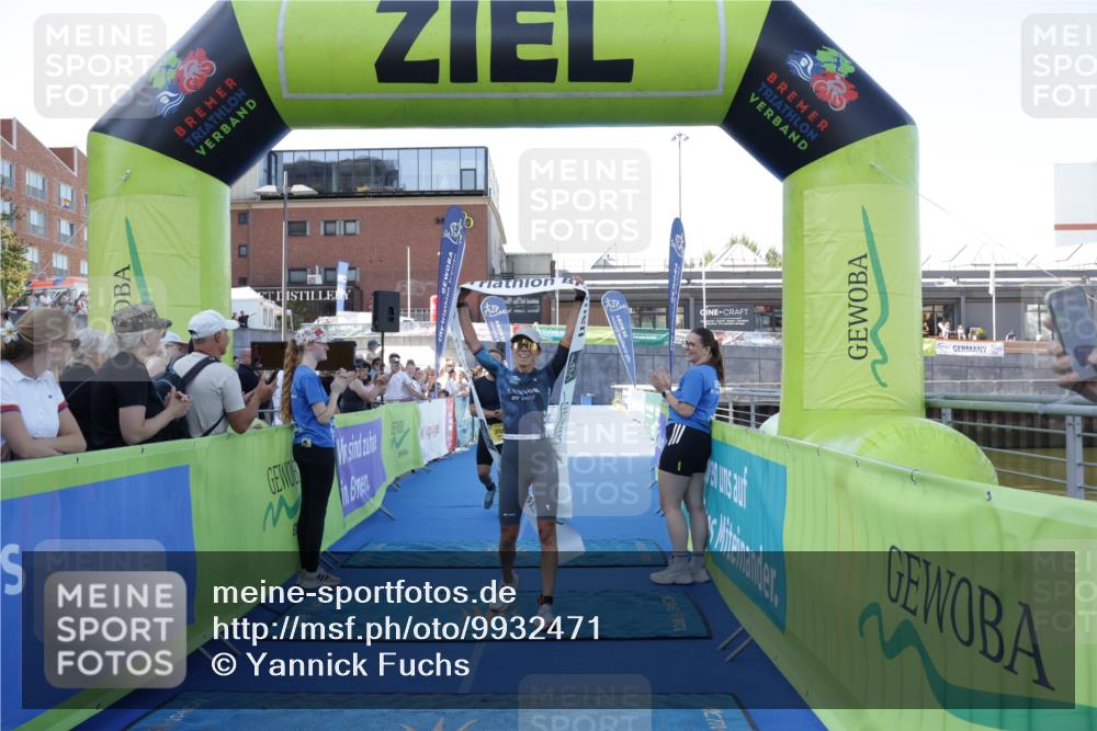 09.08.2026 - GEWOBA Citytriathlon Bremen Yannick Fuchs http://msf.ph/oto/9932471 09.08.2026 11:15:03 Ziel 358, 517 meine-sportfotos.de