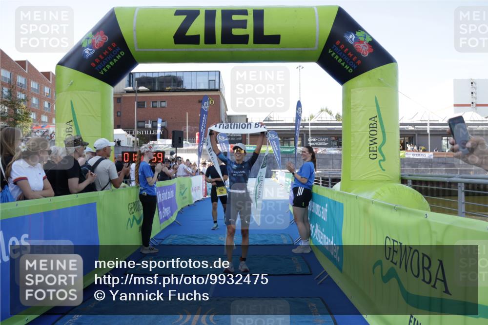 09.08.2026 - GEWOBA Citytriathlon Bremen Yannick Fuchs http://msf.ph/oto/9932475 09.08.2026 11:15:03 Ziel 358, 517 meine-sportfotos.de