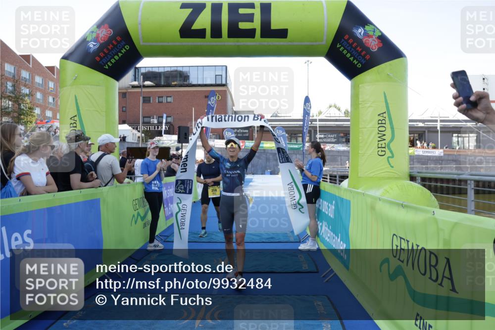 09.08.2026 - GEWOBA Citytriathlon Bremen Yannick Fuchs http://msf.ph/oto/9932484 09.08.2026 11:15:04 Ziel 358, 517 meine-sportfotos.de