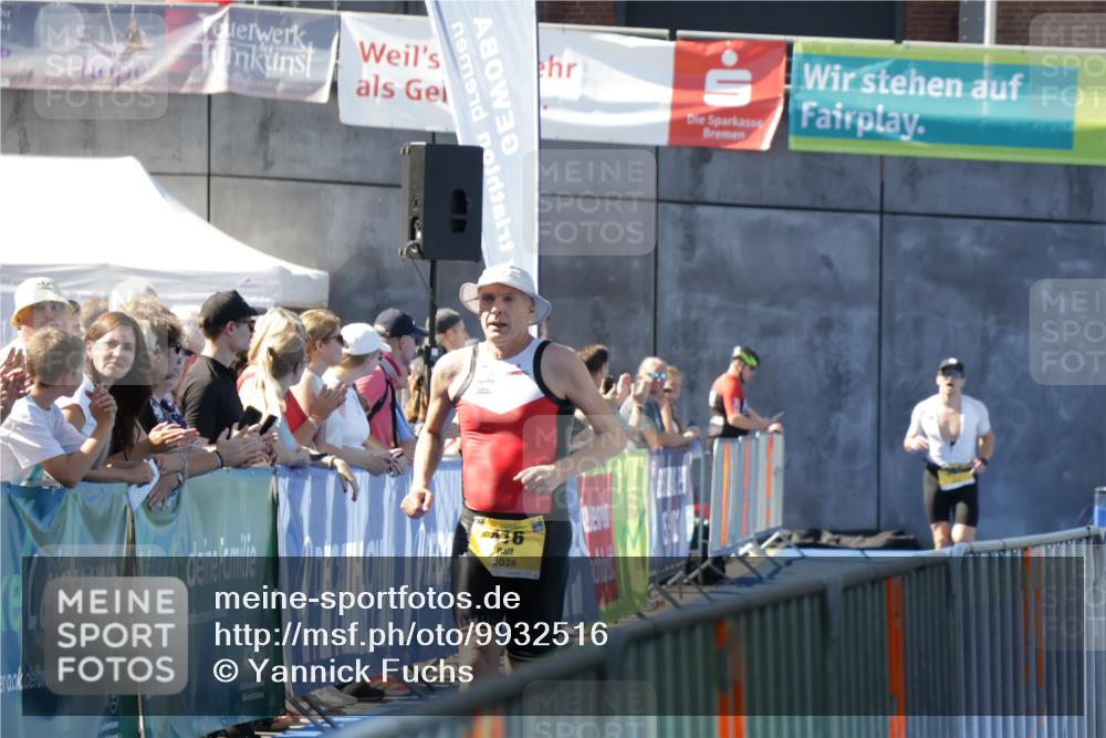 09.08.2026 - GEWOBA Citytriathlon Bremen Yannick Fuchs http://msf.ph/oto/9932516 09.08.2026 11:15:16 Ziel 416 meine-sportfotos.de