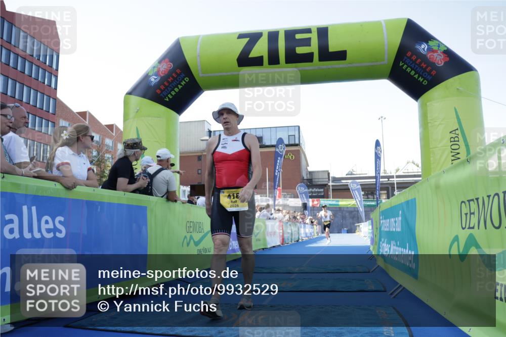 09.08.2026 - GEWOBA Citytriathlon Bremen Yannick Fuchs http://msf.ph/oto/9932529 09.08.2026 11:15:22 Ziel 416, 529 meine-sportfotos.de