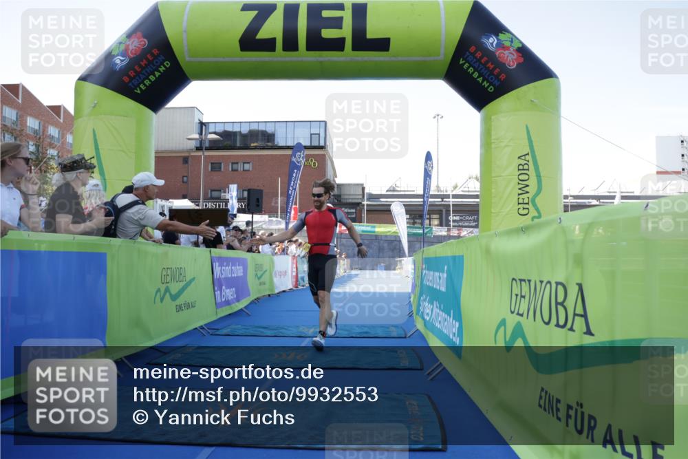 09.08.2026 - GEWOBA Citytriathlon Bremen Yannick Fuchs http://msf.ph/oto/9932553 09.08.2026 11:15:36 Ziel 377 meine-sportfotos.de