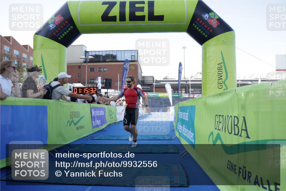 09.08.2026 - GEWOBA Citytriathlon Bremen Yannick Fuchs http://msf.ph/oto/9932556 09.08.2026 11:15:36 Ziel 377 meine-sportfotos.de