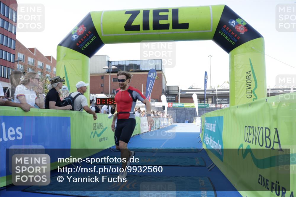 09.08.2026 - GEWOBA Citytriathlon Bremen Yannick Fuchs http://msf.ph/oto/9932560 09.08.2026 11:15:37 Ziel 377 meine-sportfotos.de