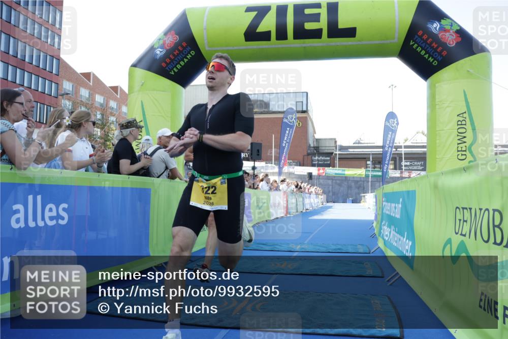 09.08.2026 - GEWOBA Citytriathlon Bremen Yannick Fuchs http://msf.ph/oto/9932595 09.08.2026 11:15:55 Ziel 322, 523 meine-sportfotos.de