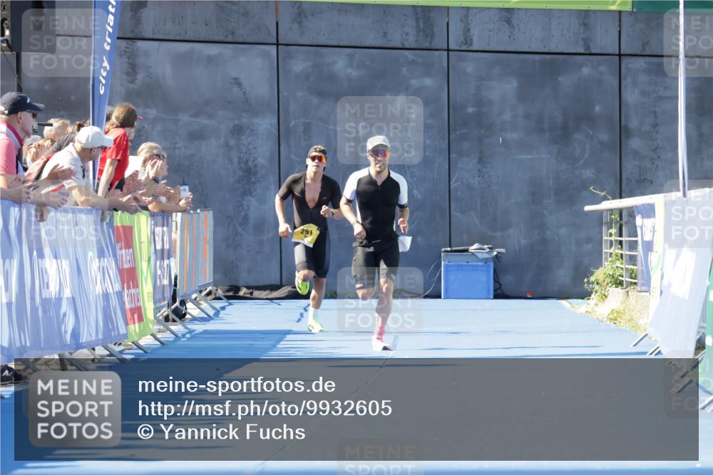 09.08.2026 - GEWOBA Citytriathlon Bremen Yannick Fuchs http://msf.ph/oto/9932605 09.08.2026 11:16:13 Ziel 348 meine-sportfotos.de
