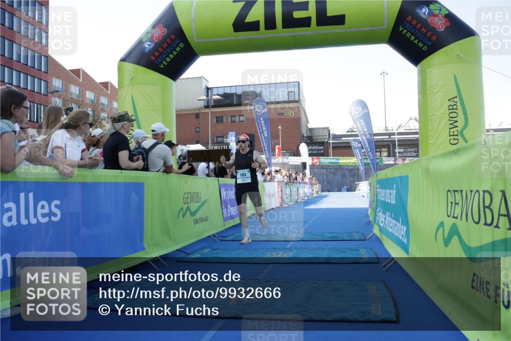 09.08.2026 - GEWOBA Citytriathlon Bremen Yannick Fuchs http://msf.ph/oto/9932666 09.08.2026 11:16:31 Ziel 103 meine-sportfotos.de