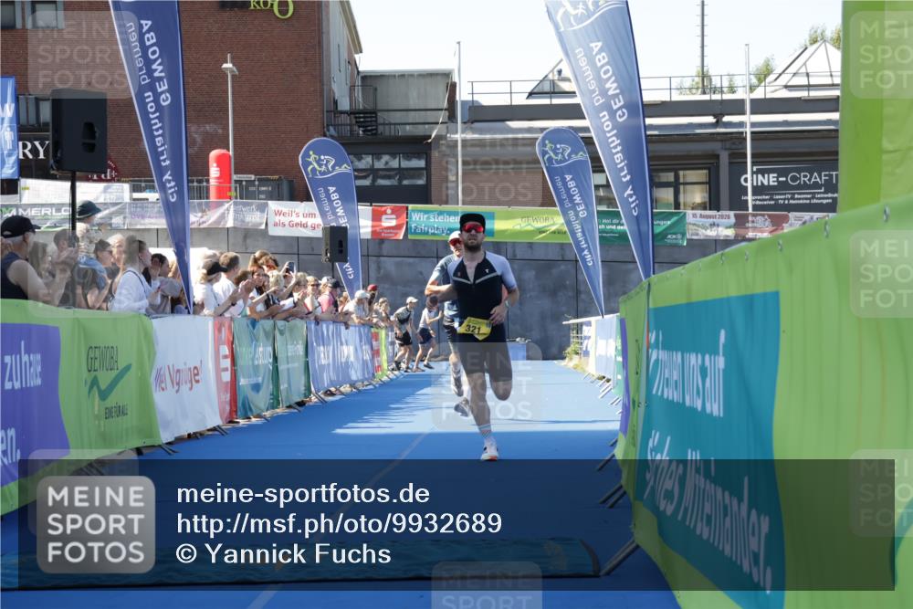 09.08.2026 - GEWOBA Citytriathlon Bremen Yannick Fuchs http://msf.ph/oto/9932689 09.08.2026 11:16:47 Ziel 131, 321 meine-sportfotos.de