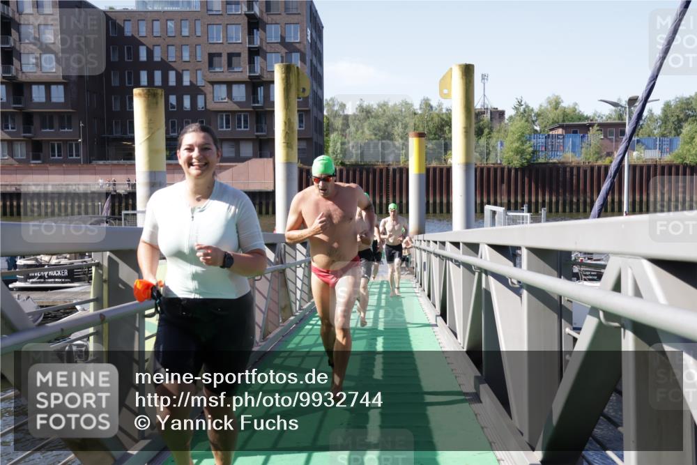 09.08.2026 - GEWOBA Citytriathlon Bremen Yannick Fuchs http://msf.ph/oto/9932744 09.08.2026 10:25:45 Schwimmen 15, 29, 43, 57, 67, 129, 151, 181, 211, 422, 485, 525 meine-sportfotos.de