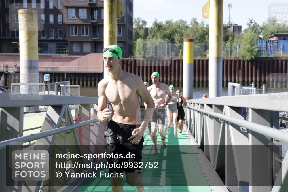 09.08.2026 - GEWOBA Citytriathlon Bremen Yannick Fuchs http://msf.ph/oto/9932752 09.08.2026 10:25:47 Schwimmen 15, 29, 43, 57, 67, 129, 153, 181, 211, 241, 422, 485, 525 meine-sportfotos.de