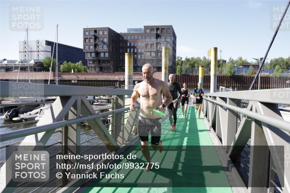 09.08.2026 - GEWOBA Citytriathlon Bremen Yannick Fuchs http://msf.ph/oto/9932775 09.08.2026 10:25:54 Schwimmen 29, 43, 57, 129, 141, 153, 179, 181, 241, 422, 429, 485, 525 meine-sportfotos.de