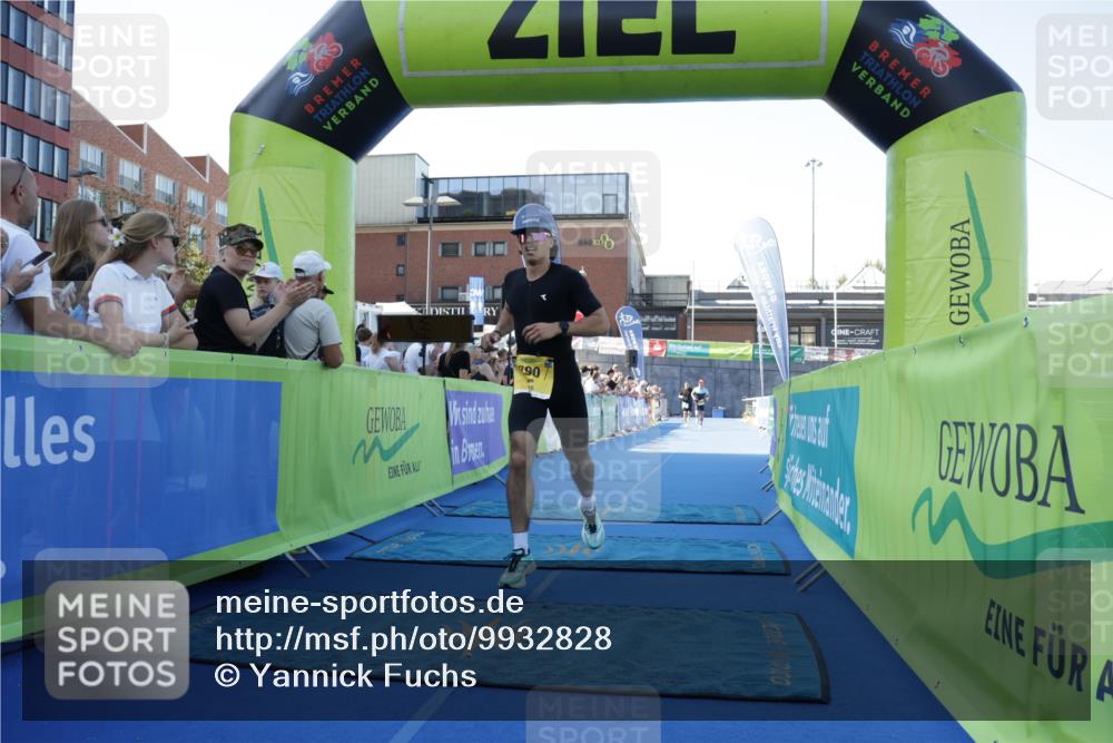 09.08.2026 - GEWOBA Citytriathlon Bremen Yannick Fuchs http://msf.ph/oto/9932828 09.08.2026 11:17:43 Ziel 25, 290 meine-sportfotos.de