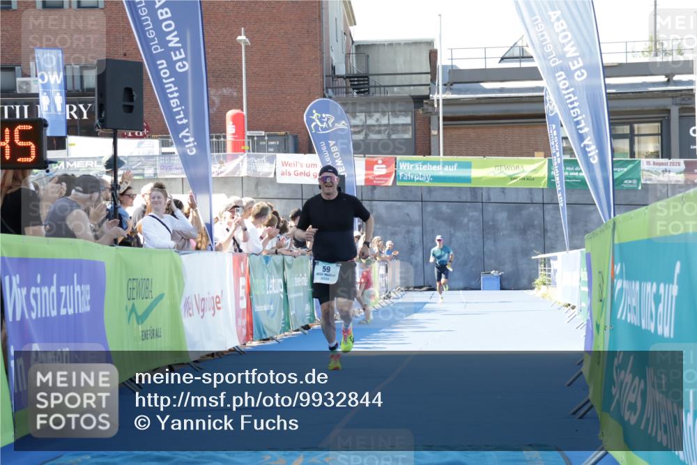 09.08.2026 - GEWOBA Citytriathlon Bremen Yannick Fuchs http://msf.ph/oto/9932844 09.08.2026 11:17:49 Ziel 59 meine-sportfotos.de