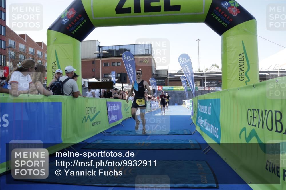 09.08.2026 - GEWOBA Citytriathlon Bremen Yannick Fuchs http://msf.ph/oto/9932911 09.08.2026 11:18:08 Ziel 318, 319, 463 meine-sportfotos.de