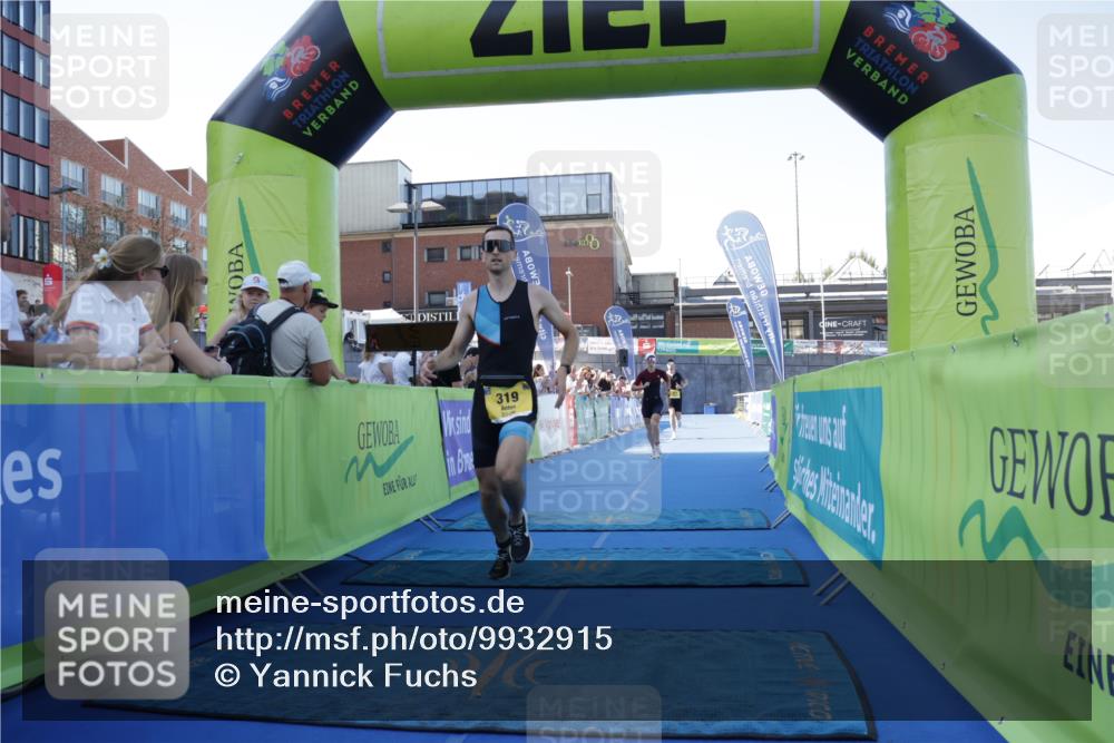 09.08.2026 - GEWOBA Citytriathlon Bremen Yannick Fuchs http://msf.ph/oto/9932915 09.08.2026 11:18:09 Ziel 318, 319, 463 meine-sportfotos.de