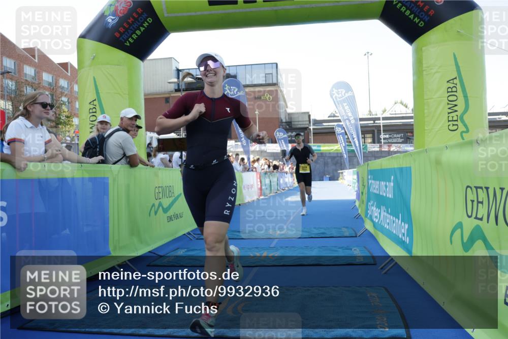 09.08.2026 - GEWOBA Citytriathlon Bremen Yannick Fuchs http://msf.ph/oto/9932936 09.08.2026 11:18:11 Ziel 318, 319, 463 meine-sportfotos.de