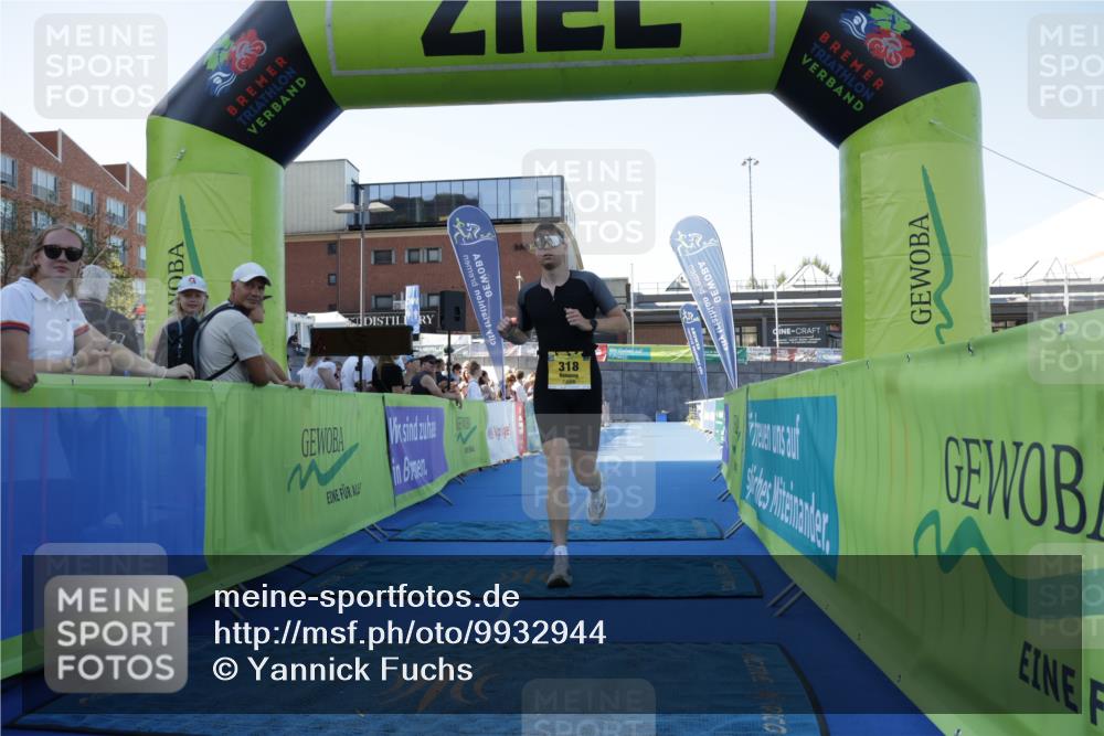 09.08.2026 - GEWOBA Citytriathlon Bremen Yannick Fuchs http://msf.ph/oto/9932944 09.08.2026 11:18:13 Ziel 318, 319, 463 meine-sportfotos.de