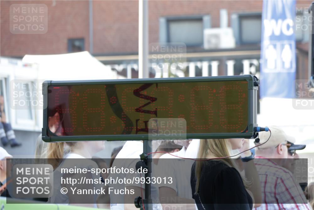 09.08.2026 - GEWOBA Citytriathlon Bremen Yannick Fuchs http://msf.ph/oto/9933013 09.08.2026 11:19:54 Ziel  meine-sportfotos.de