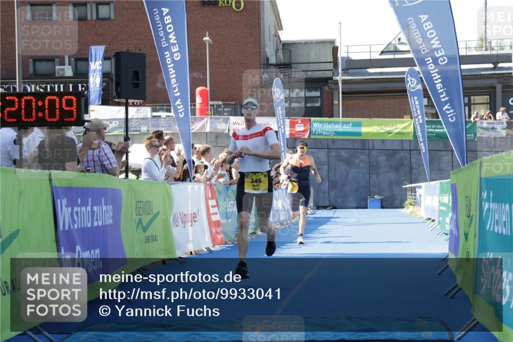 09.08.2026 - GEWOBA Citytriathlon Bremen Yannick Fuchs http://msf.ph/oto/9933041 09.08.2026 11:20:14 Ziel 323, 338, 345 meine-sportfotos.de
