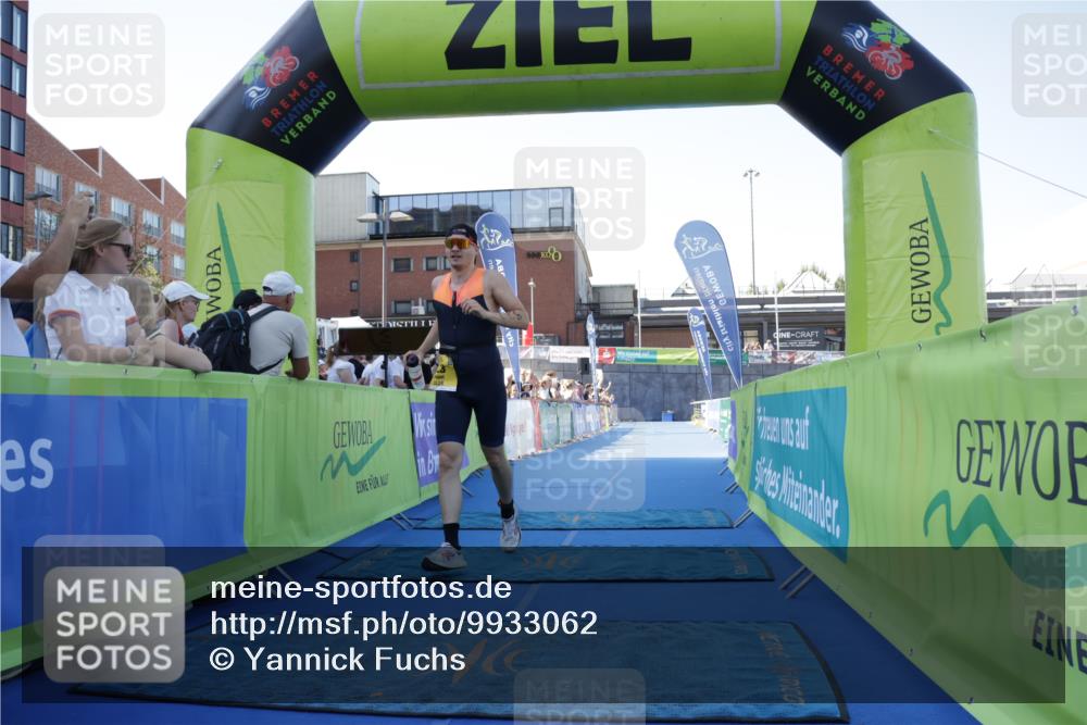 09.08.2026 - GEWOBA Citytriathlon Bremen Yannick Fuchs http://msf.ph/oto/9933062 09.08.2026 11:20:18 Ziel 323, 345 meine-sportfotos.de