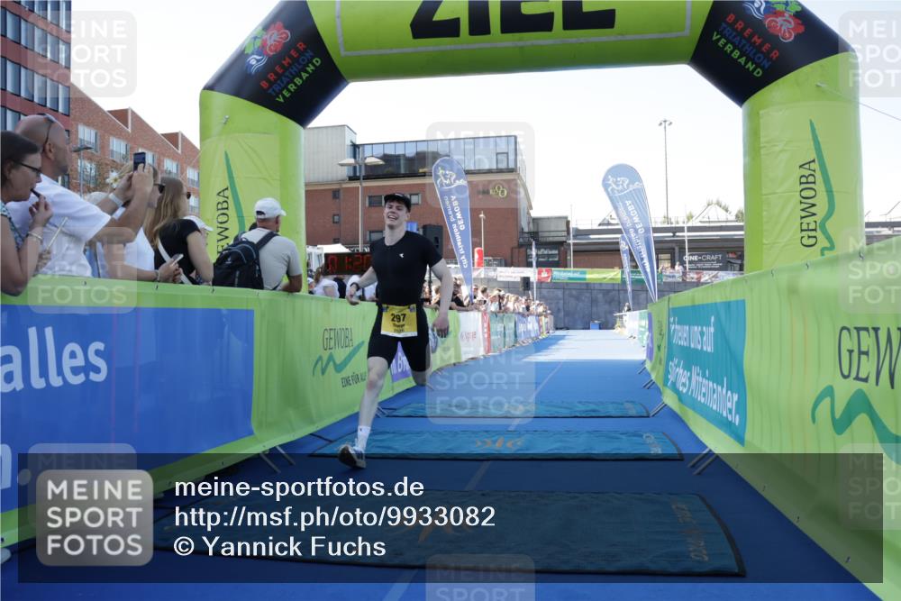 09.08.2026 - GEWOBA Citytriathlon Bremen Yannick Fuchs http://msf.ph/oto/9933082 09.08.2026 11:20:32 Ziel 297 meine-sportfotos.de