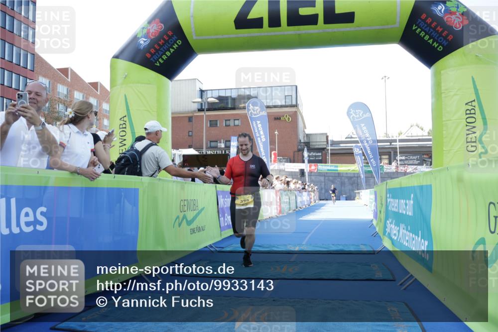 09.08.2026 - GEWOBA Citytriathlon Bremen Yannick Fuchs http://msf.ph/oto/9933143 09.08.2026 11:20:56 Ziel 372, 391 meine-sportfotos.de