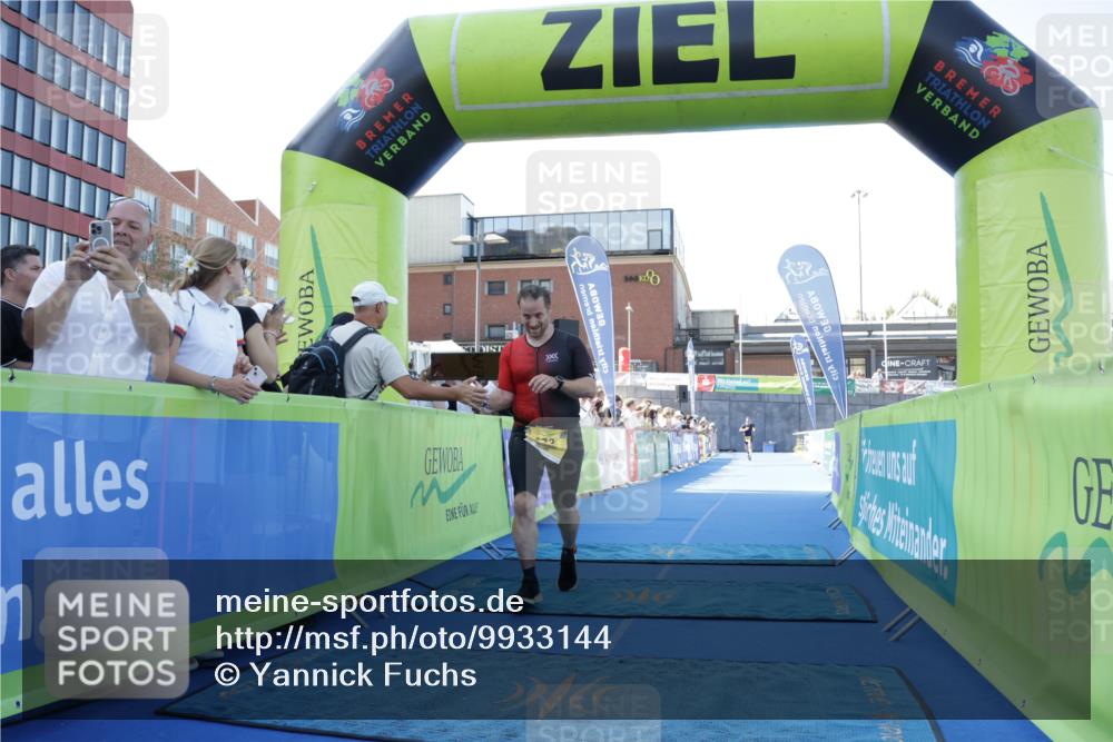 09.08.2026 - GEWOBA Citytriathlon Bremen Yannick Fuchs http://msf.ph/oto/9933144 09.08.2026 11:20:56 Ziel 372, 391 meine-sportfotos.de