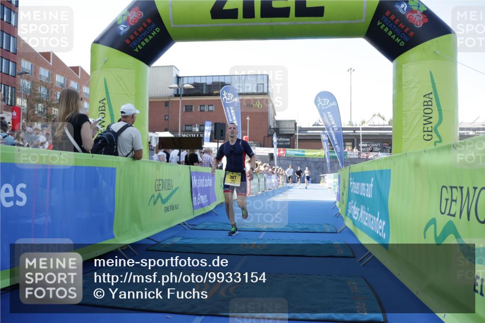09.08.2026 - GEWOBA Citytriathlon Bremen Yannick Fuchs http://msf.ph/oto/9933154 09.08.2026 11:21:03 Ziel 177, 391 meine-sportfotos.de