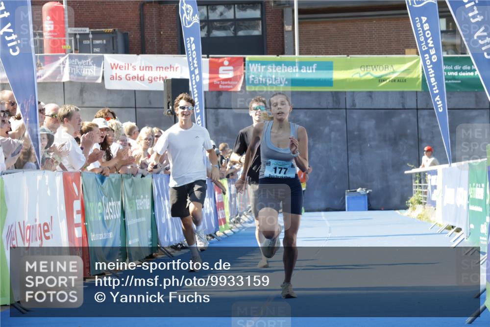 09.08.2026 - GEWOBA Citytriathlon Bremen Yannick Fuchs http://msf.ph/oto/9933159 09.08.2026 11:21:05 Ziel 177, 391 meine-sportfotos.de