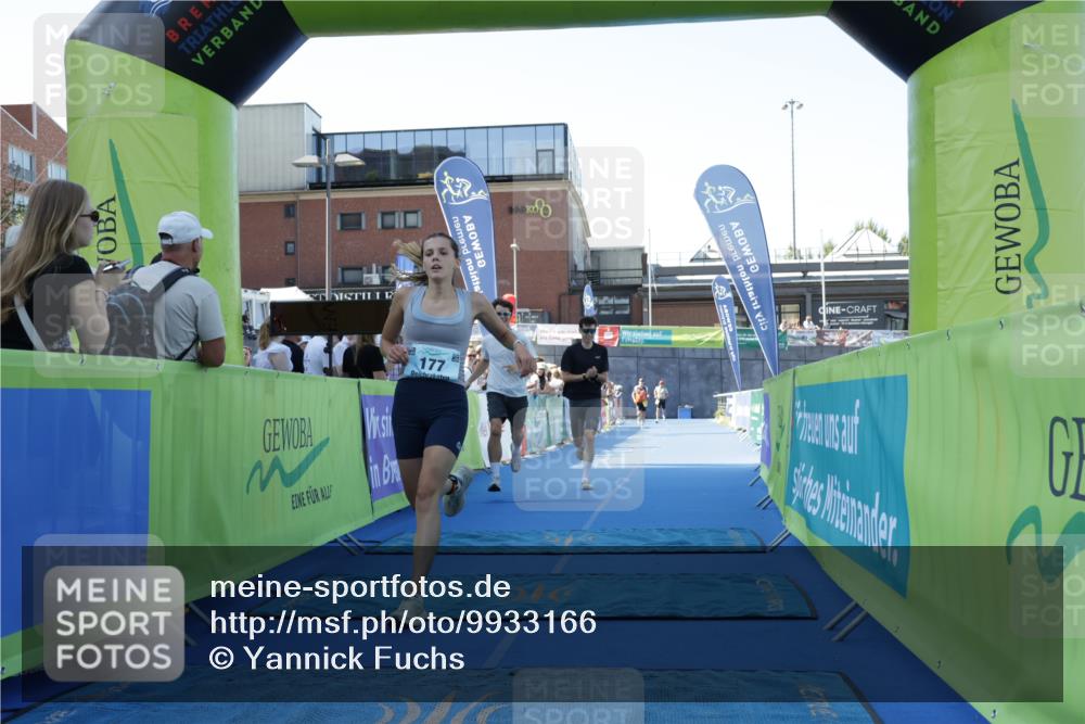 09.08.2026 - GEWOBA Citytriathlon Bremen Yannick Fuchs http://msf.ph/oto/9933166 09.08.2026 11:21:07 Ziel 177 meine-sportfotos.de