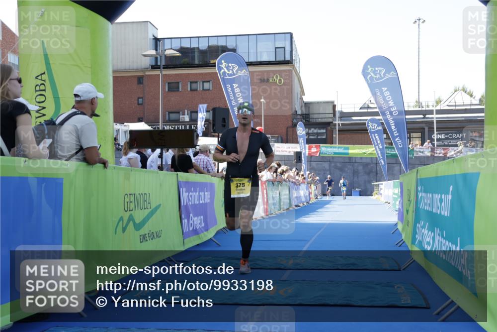 09.08.2026 - GEWOBA Citytriathlon Bremen Yannick Fuchs http://msf.ph/oto/9933198 09.08.2026 11:21:23 Ziel 375 meine-sportfotos.de