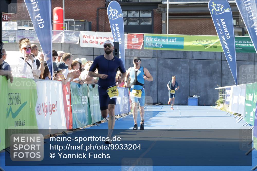 09.08.2026 - GEWOBA Citytriathlon Bremen Yannick Fuchs http://msf.ph/oto/9933204 09.08.2026 11:21:30 Ziel 366, 393 meine-sportfotos.de