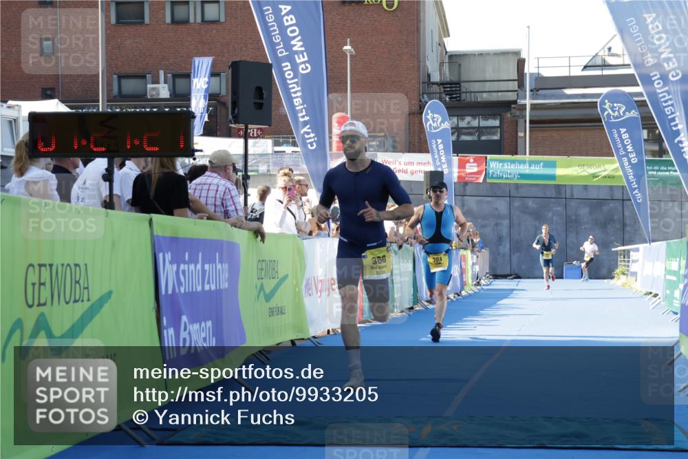 09.08.2026 - GEWOBA Citytriathlon Bremen Yannick Fuchs http://msf.ph/oto/9933205 09.08.2026 11:21:31 Ziel 366, 393 meine-sportfotos.de
