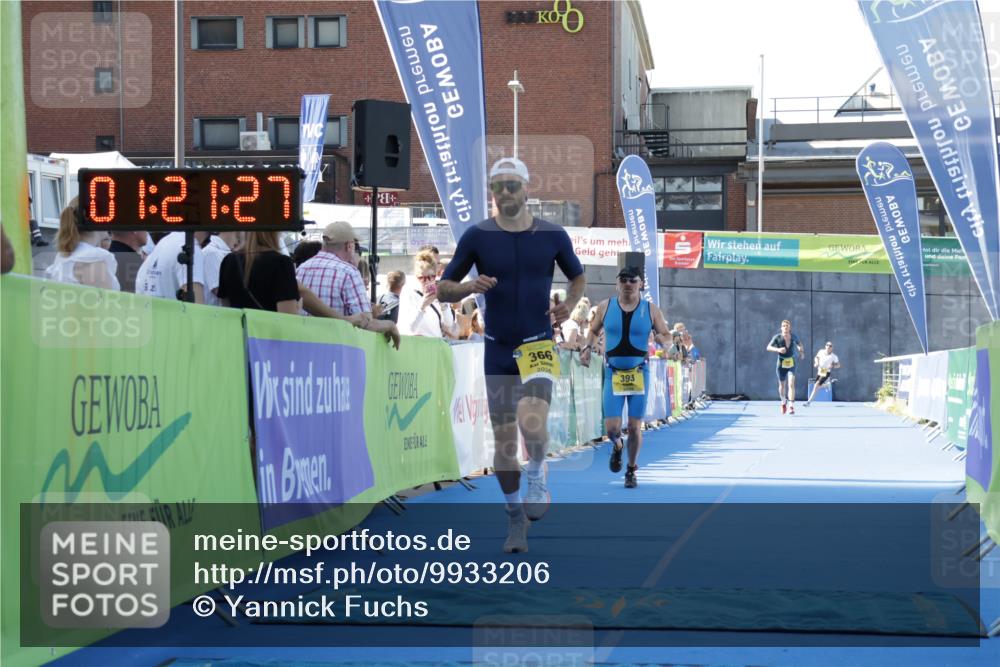 09.08.2026 - GEWOBA Citytriathlon Bremen Yannick Fuchs http://msf.ph/oto/9933206 09.08.2026 11:21:31 Ziel 366, 393 meine-sportfotos.de