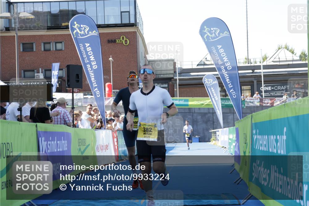09.08.2026 - GEWOBA Citytriathlon Bremen Yannick Fuchs http://msf.ph/oto/9933224 09.08.2026 11:21:39 Ziel 336, 382 meine-sportfotos.de