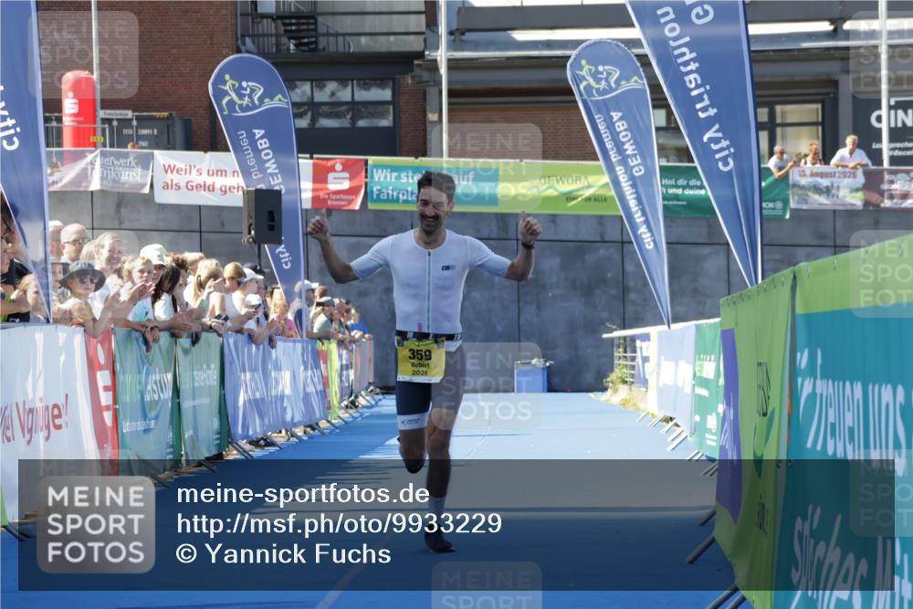 09.08.2026 - GEWOBA Citytriathlon Bremen Yannick Fuchs http://msf.ph/oto/9933229 09.08.2026 11:21:44 Ziel 336, 359 meine-sportfotos.de