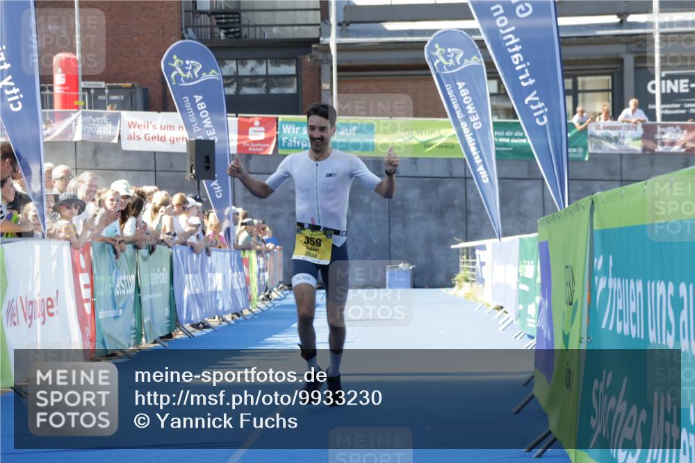 09.08.2026 - GEWOBA Citytriathlon Bremen Yannick Fuchs http://msf.ph/oto/9933230 09.08.2026 11:21:44 Ziel 336, 359 meine-sportfotos.de