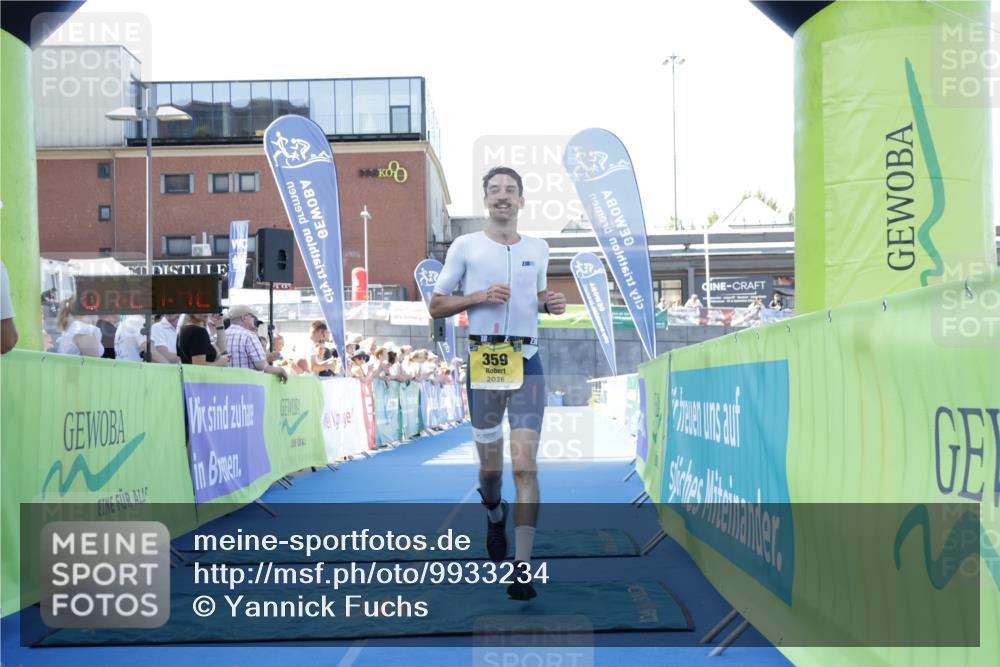 09.08.2026 - GEWOBA Citytriathlon Bremen Yannick Fuchs http://msf.ph/oto/9933234 09.08.2026 11:21:46 Ziel 359 meine-sportfotos.de